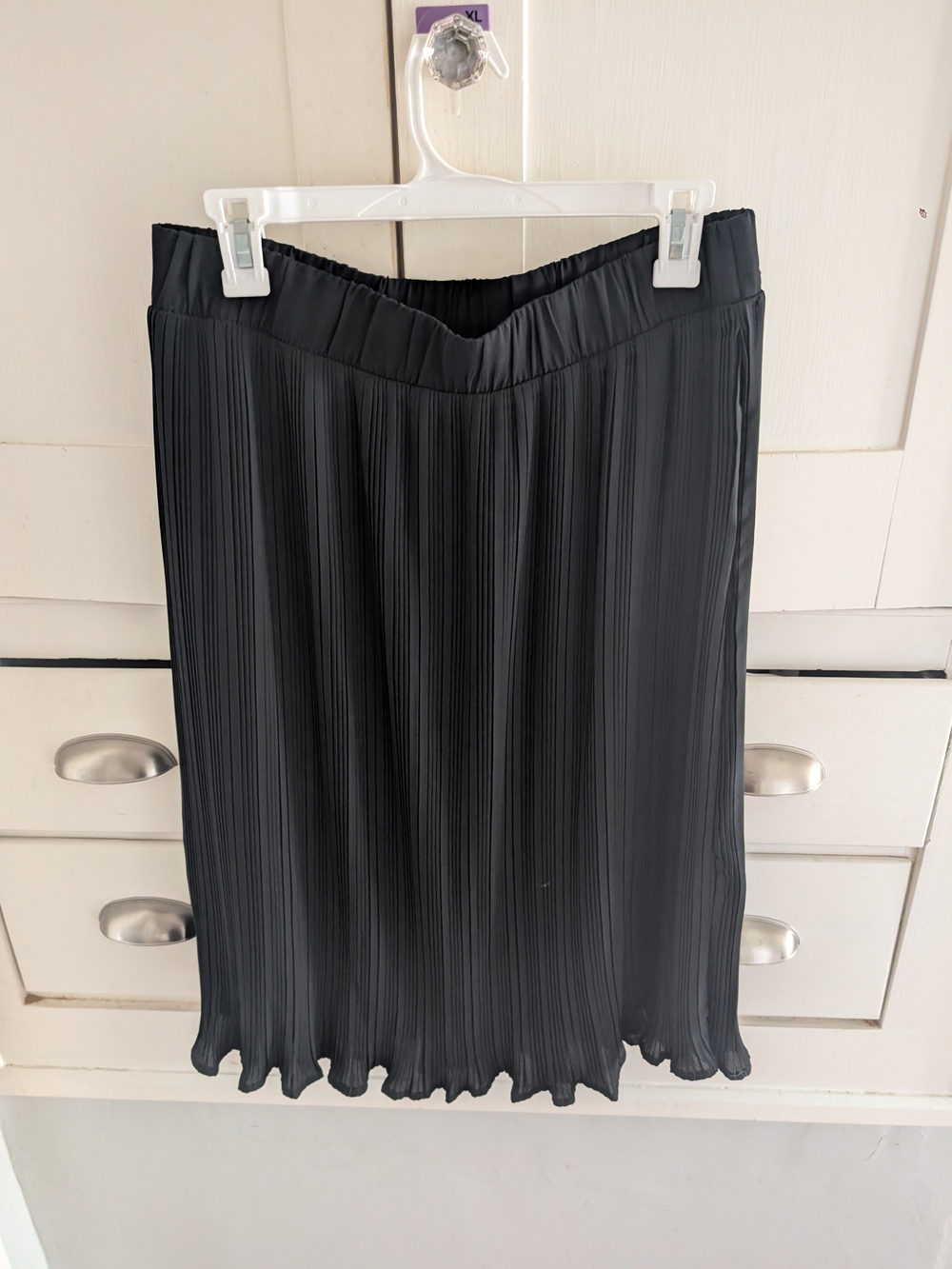 Pleione Black Pleated Midi Skirt with V-Waist